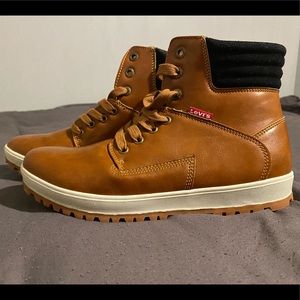 Levi boots